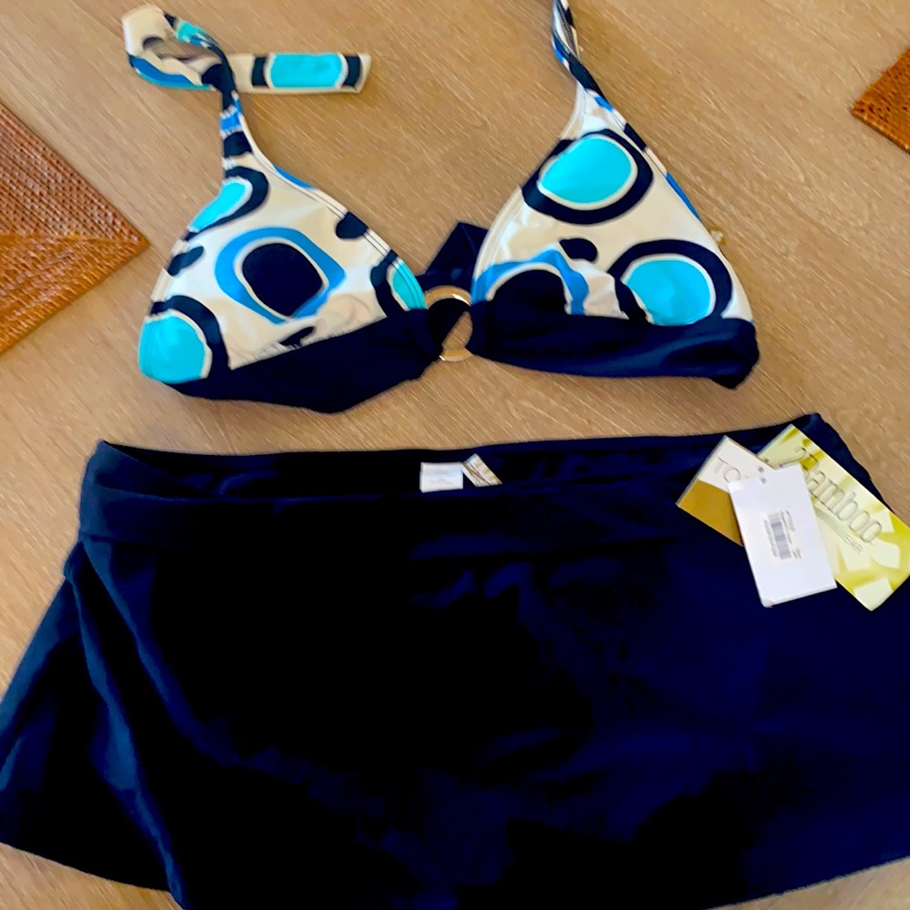 Women’s size XL bikini top with skirted bottoms